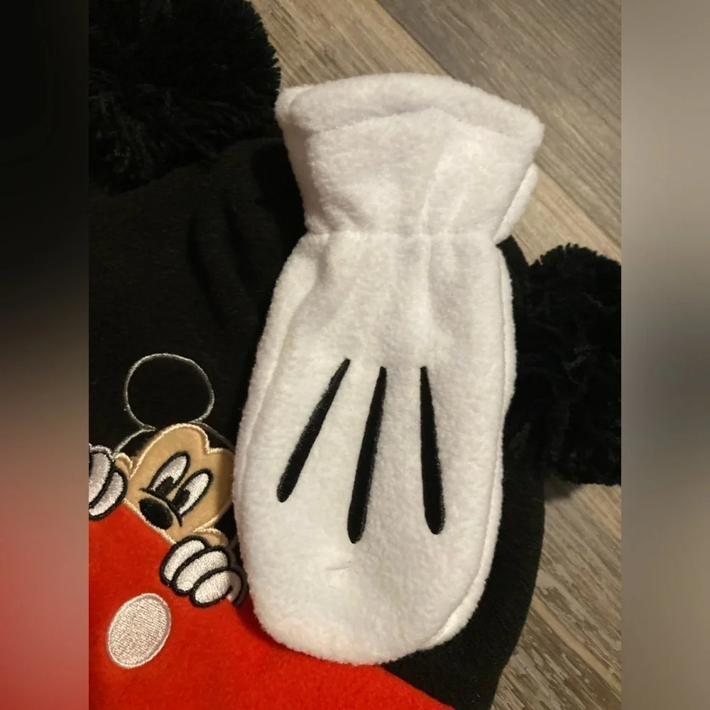 Mickey Mouse Beanie and mittens Toddler set